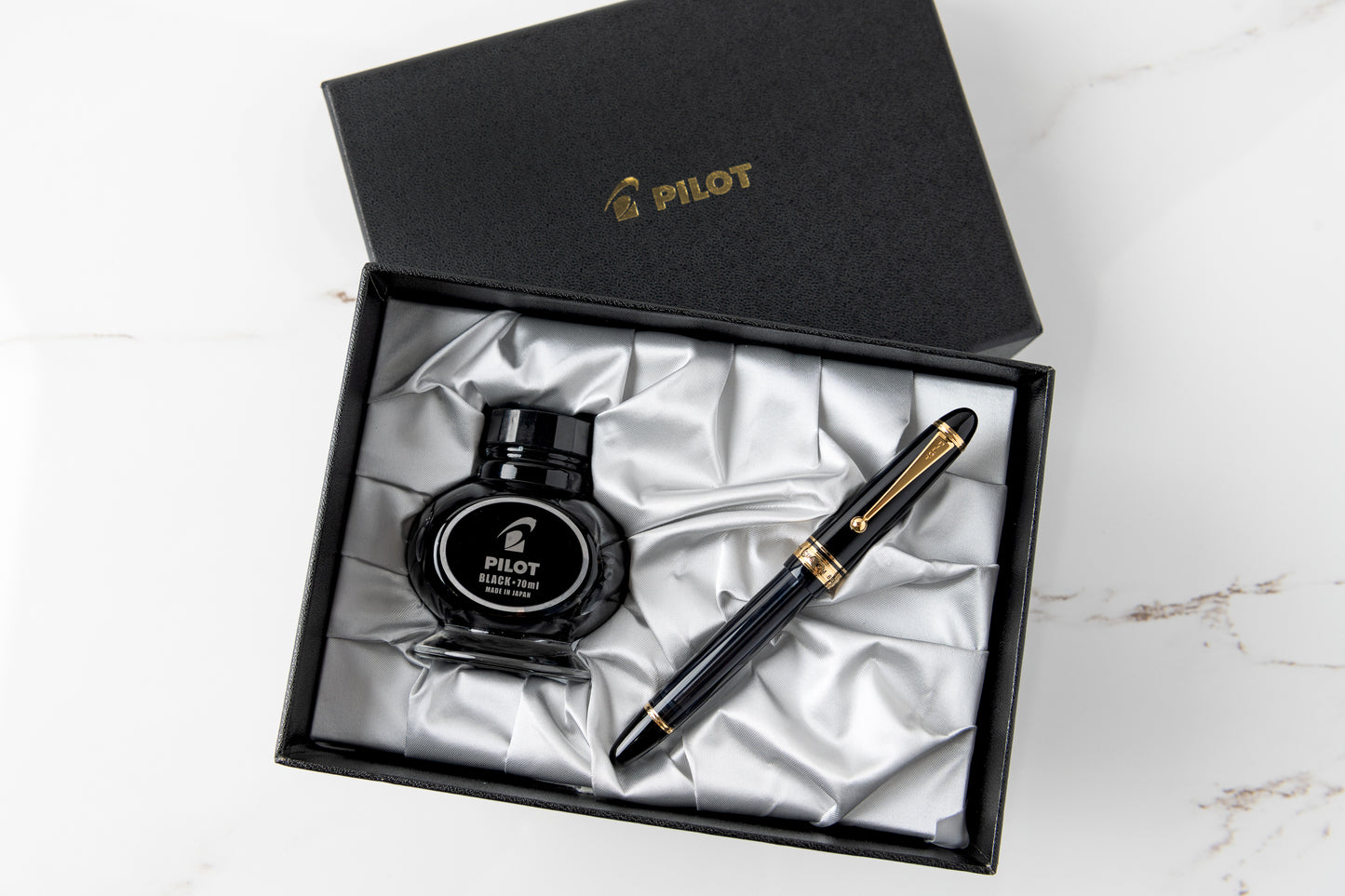 Pilot Custom 823 Fountain Pen - Black